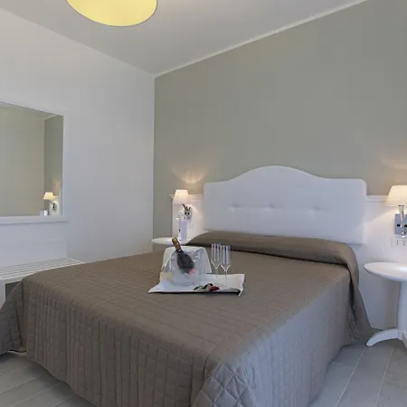 Scala Dei Turchi 4*